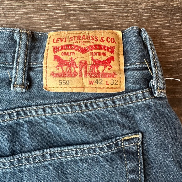 Levi jeans Size W42 L32 - Picture 7 of 10